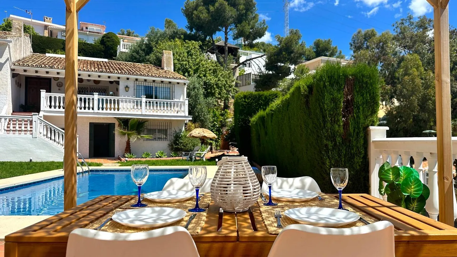 Chalet Garden House Malaga City